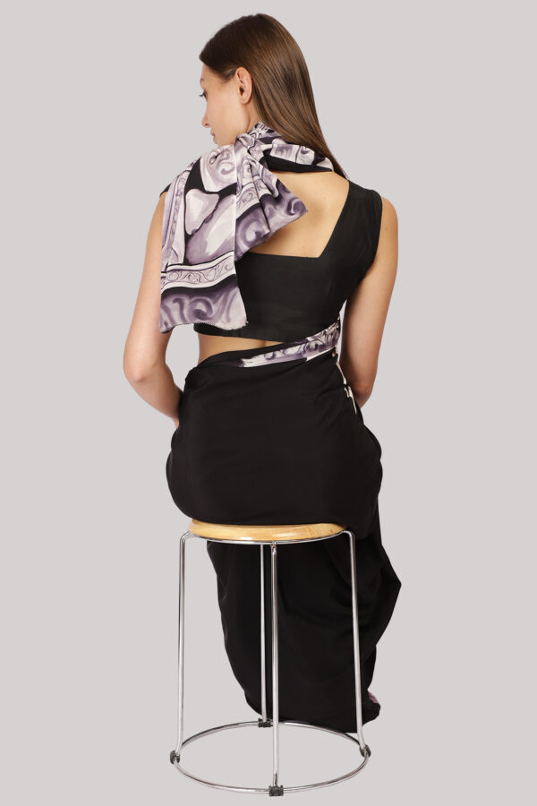 Khajuraho Hand painted Saree in Black and White - Image 6