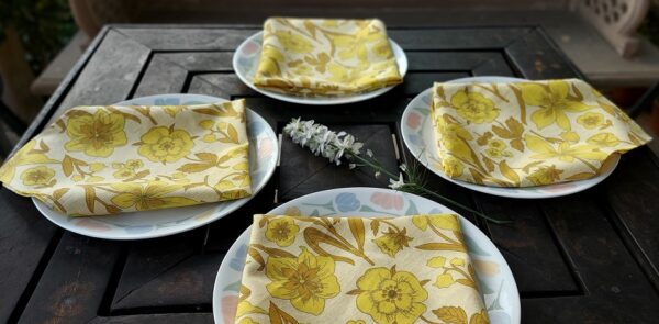 Floral Bloom Napkins Set - Image 3