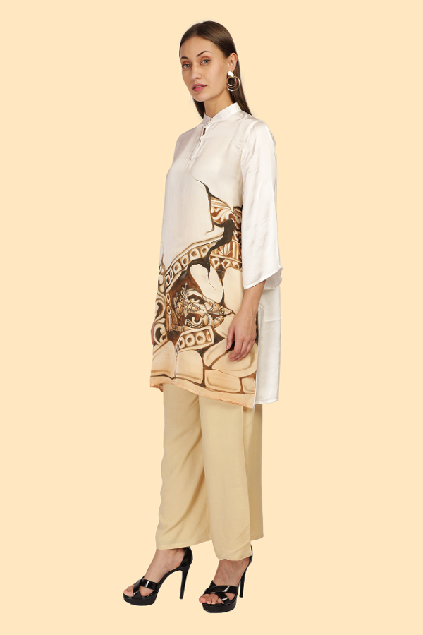 Khajuraho themed hand painted Short Kurta - Image 3