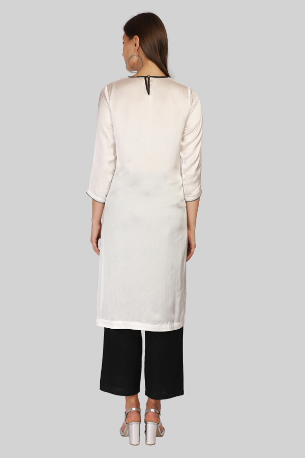 Khajuraho Kurta in Black and White (Hand Painted) - Image 6
